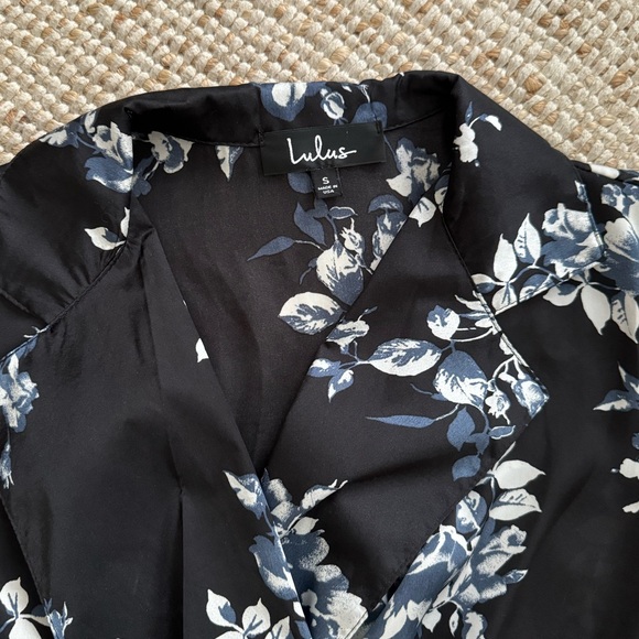 Lulu’s Black and Blue Floral Bodysuit, Size S - Picture 6 of 6